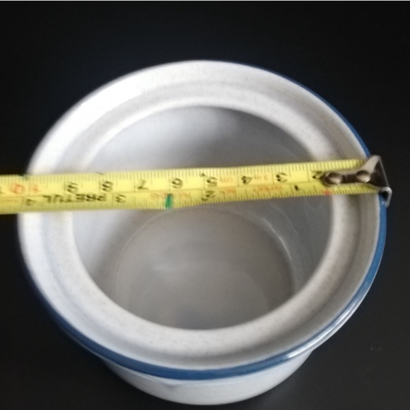 Stoneware Ceramic Sugar Bowl with Lid Crafted in Japan - Picture 5 of 6